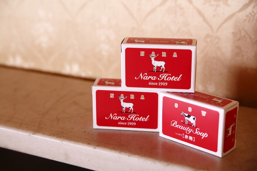 記念品 牛乳石鹸×奈良ホテル 赤箱1個